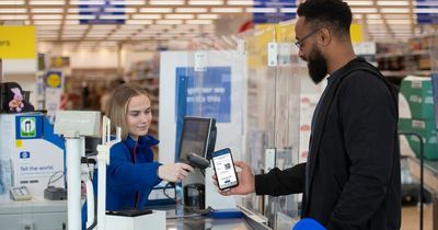 Tesco allowing its staff to take 25% of their pay in interest free advances