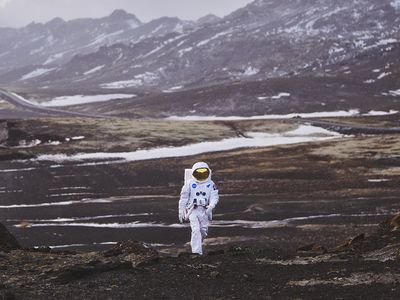 Iceland tells tourists it's like an alien planet. A NASA scientist agrees