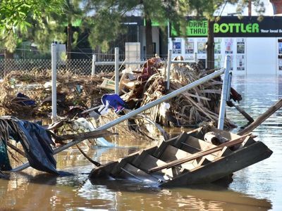 Mayor of flooded town slams state response