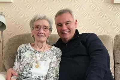 Eammon Holmes devastated as he reveals his ‘hero’ mother Josie has died aged 93