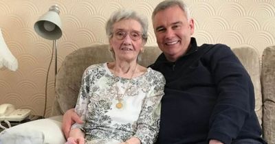 Eamonn Holmes 'heartbroken' as he announces death of mum Josie