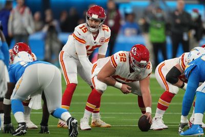 Chiefs to wear white-on-white uniforms against Chargers on Sunday night