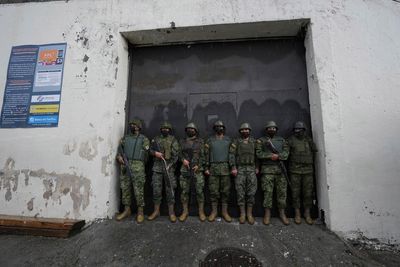 Authorities: 10 inmates killed in Ecuador prison riot