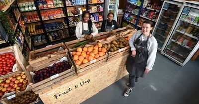 Grocery shop helping people to buy big shop for £4