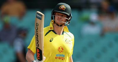 Steve Smith leads Australia to series win over England with 72 run victory in second ODI