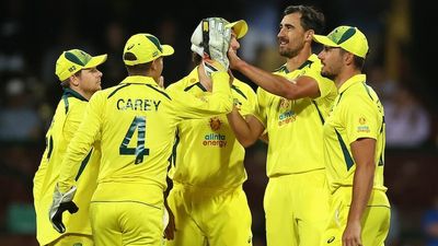 Australia defeats England at SCG to claim ODI series victory