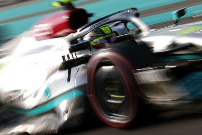 Hamilton escapes penalty for Abu Dhabi FP3 red flag breach