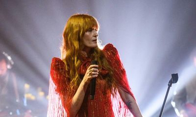 Florence Welch cancels UK tour after breaking foot on stage