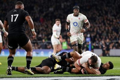 Stuart at the double as England snatch dramatic 25-25 draw with New Zealand