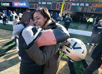 Vanderbilt shocks Florida for 2nd straight SEC win