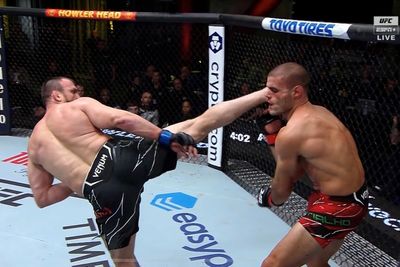 UFC Fight Night 215 video: Muslim Salikhov finishes Andre Fialho with spinning back kick, punches