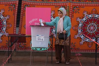 Voters in Nepal line up to elect new members of Parliament