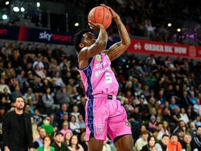 USA imports star for Breakers in NBL win
