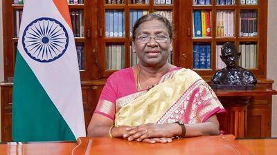 President Droupadi Murmu Undergoes Cataract Surgery