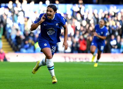 Women’s Super League: Chelsea ease past Tottenham as Emma Hayes returns to Blues dugout