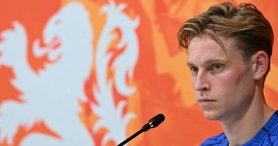 Frenkie de Jong sends clear Man Utd transfer message in brutal attack on Barcelona board