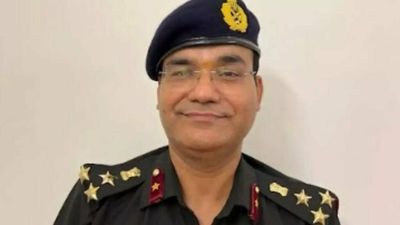 Lucknow’s ophthalmologist Brigader Sanjay Kumar Mishra conducts 2nd successful cataract operation of President Droupadi Murmu