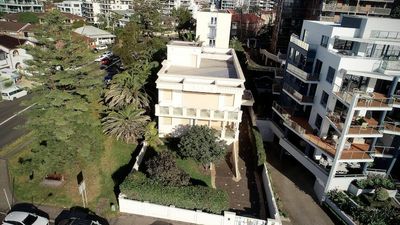 Indian mansion on Wollongong's exclusive Cliff Road has been empty for almost a decade