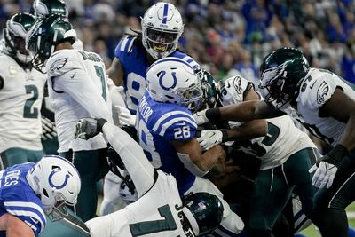 Colts fail to finish Eagles in 17-16 loss