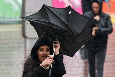 UK weather: Heavy rain and icy weather to batter UK as temperatures plummet to -4C