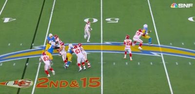 Patrick Mahomes threw one of the coolest passes of his career and NFL fans were in awe
