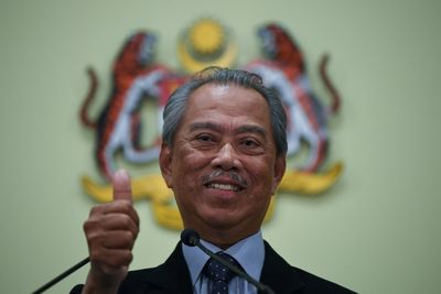 Race on to form coalition govt in Malaysia after election deadlock