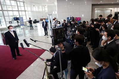 S. Korea's leader suspends Q&A with reporters amid media row