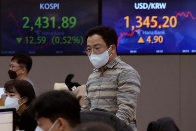 Asian stocks down after Wall St weekly loss on rate fears