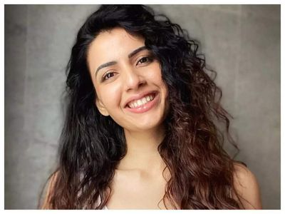 Smriti Kalra: Anupam Kher and Satish Kaushik are institutions; you can learn from them just by standing beside them and observing them