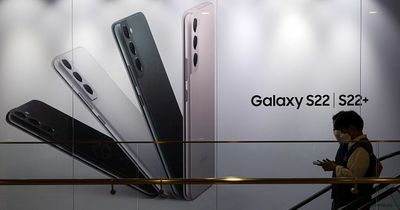 Latest Samsung Galaxy S22 is reduced by £200 this Black Friday