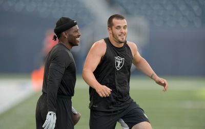 Derek Carr tweets hilarious reply to ex-Raiders WR Antonio Brown