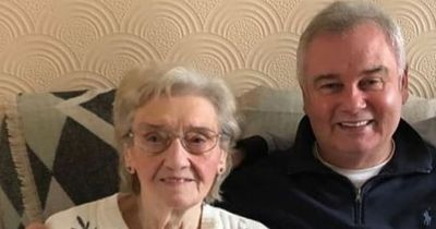 Eamonn Holmes supported by celeb pals after death of his mum