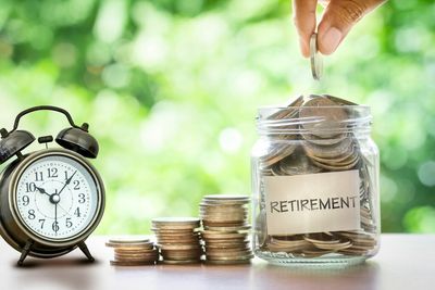 The 2 Best Stocks to Buy for Early Retirement