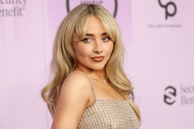 Sabrina Carpenter pokes fun at her cat’s ‘expensive taste’ after he eats part of her AMAs outfit