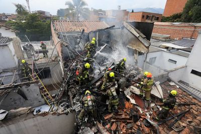 Small plane crashes in Colombian neighborhood; 8 dead