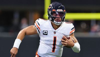 Matt Eberflus calls Bears QB Justin Fields ‘day-to-day’ with shoulder injury