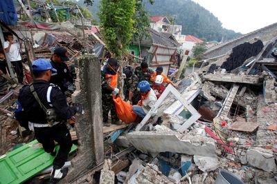 Indonesia quake kills at least 268 people, many of them children at school