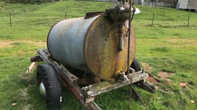 Collectable Furphy water cart sells for record $61,300 in north-east Victoria