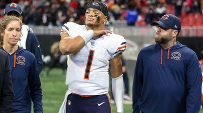 Bears QB Justin Fields Dealing with Shoulder Dislocation, per Report