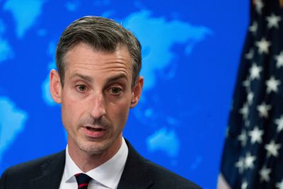 U.S. urges de-escalation in Syria, opposes violations of Iraq's sovereignty