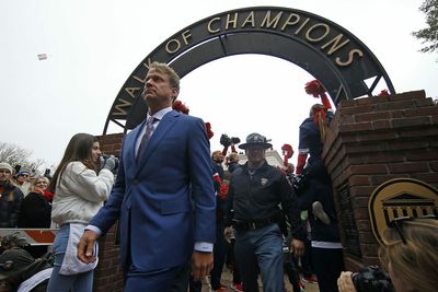 Lane Kiffin shoots down rumors he’s heading to Auburn