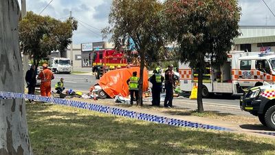 Horsham head-on crash leaves woman dead, man injured in western Victorian town