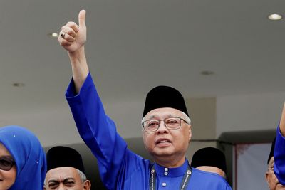 Malaysia's incumbent ruling coalition agrees to be opposition