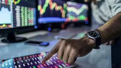 In tech meltdown, Indian biggies not hit as hard as global giants