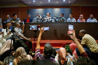 Malaysia's Anwar, Muhyiddin vie for premiership in post-election crisis