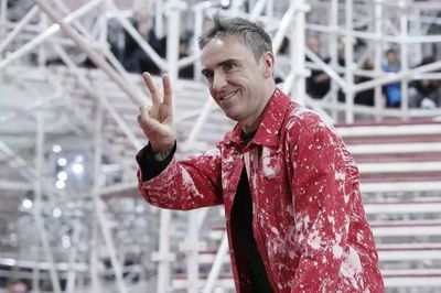 Celebrated designer Raf Simons to shut label