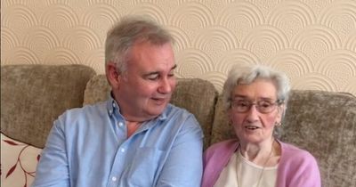 Eamonn Holmes to say final farewell to his beloved mum today