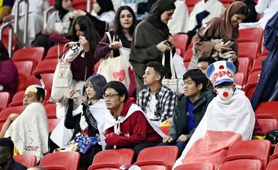 In the heat of the desert, fans encounter frigid stadium