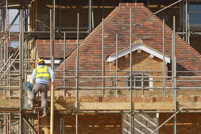 Sunak faces rebellion on housebuilding targets