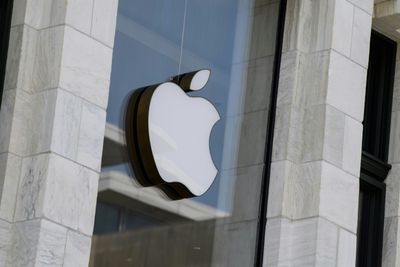 UK probes Apple, Google over cloud gaming, browsers